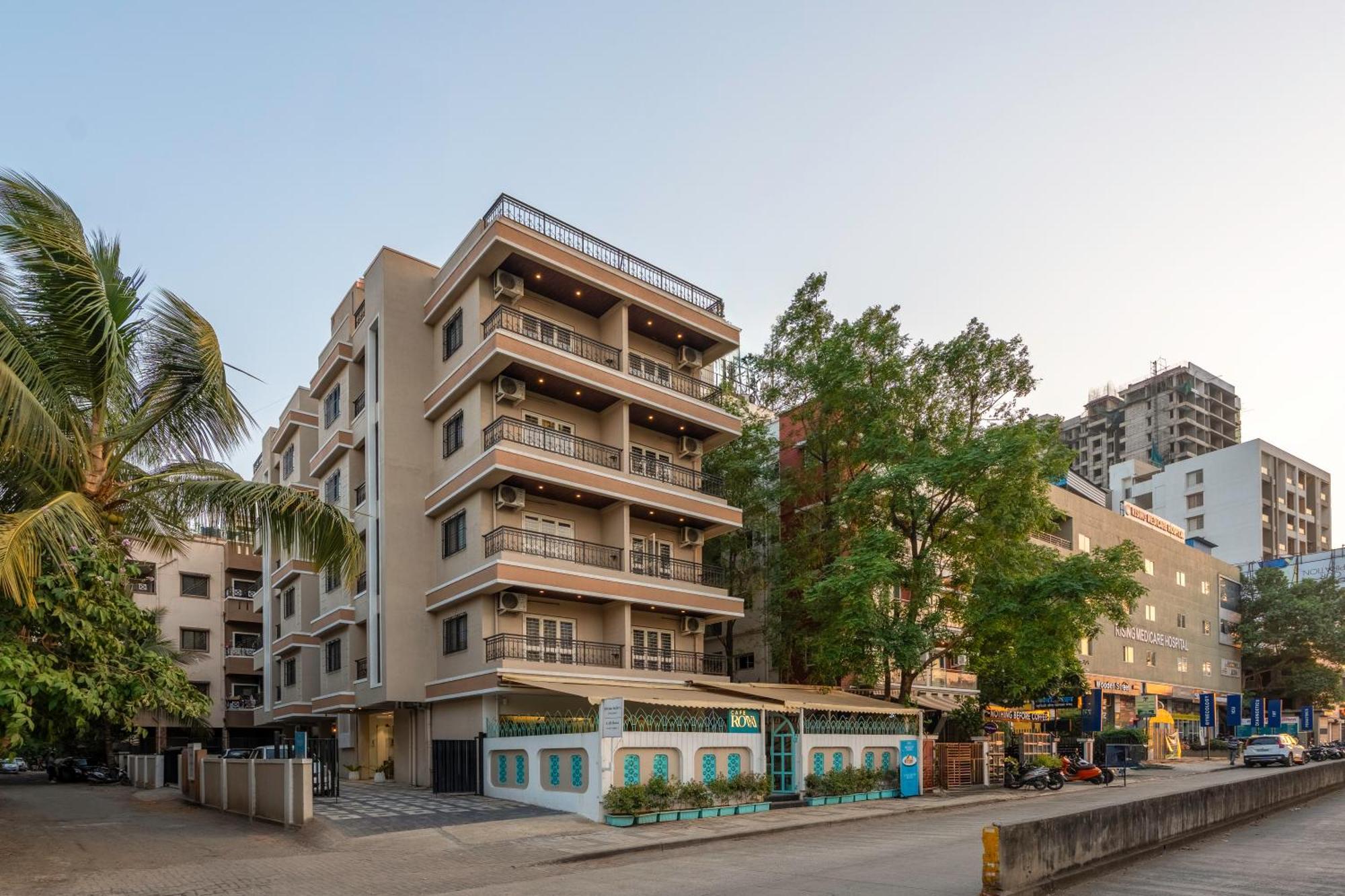 Staybird - Divine Suites, Business Hotel, Kharadi Bed & Breakfast